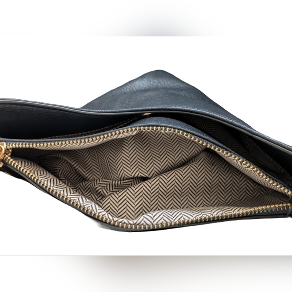 Jen&Co Crossbody - Picture 3 of 4